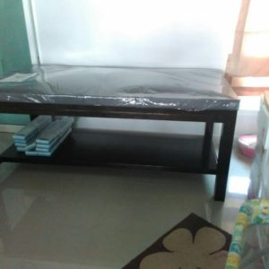 เตียงสูงกายภาพแบบมีชั้นวางของ /  Physical tall bed with shelf