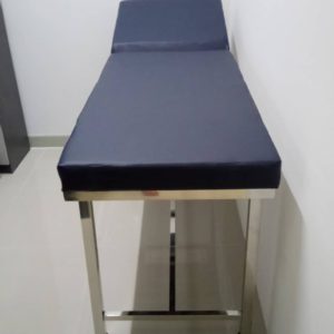 เตียงตรวจโรคสแตนเลส  / Stainless steel examination bed