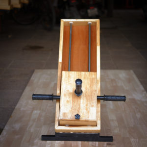 เครื่องบริหารหัวไหล่และข้อศอก  /  Incline board