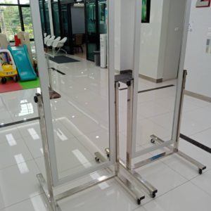 กระจกกายภาพบำบัด กรอบอลูมิเนียม / Physical therapy mirror, aluminum frame